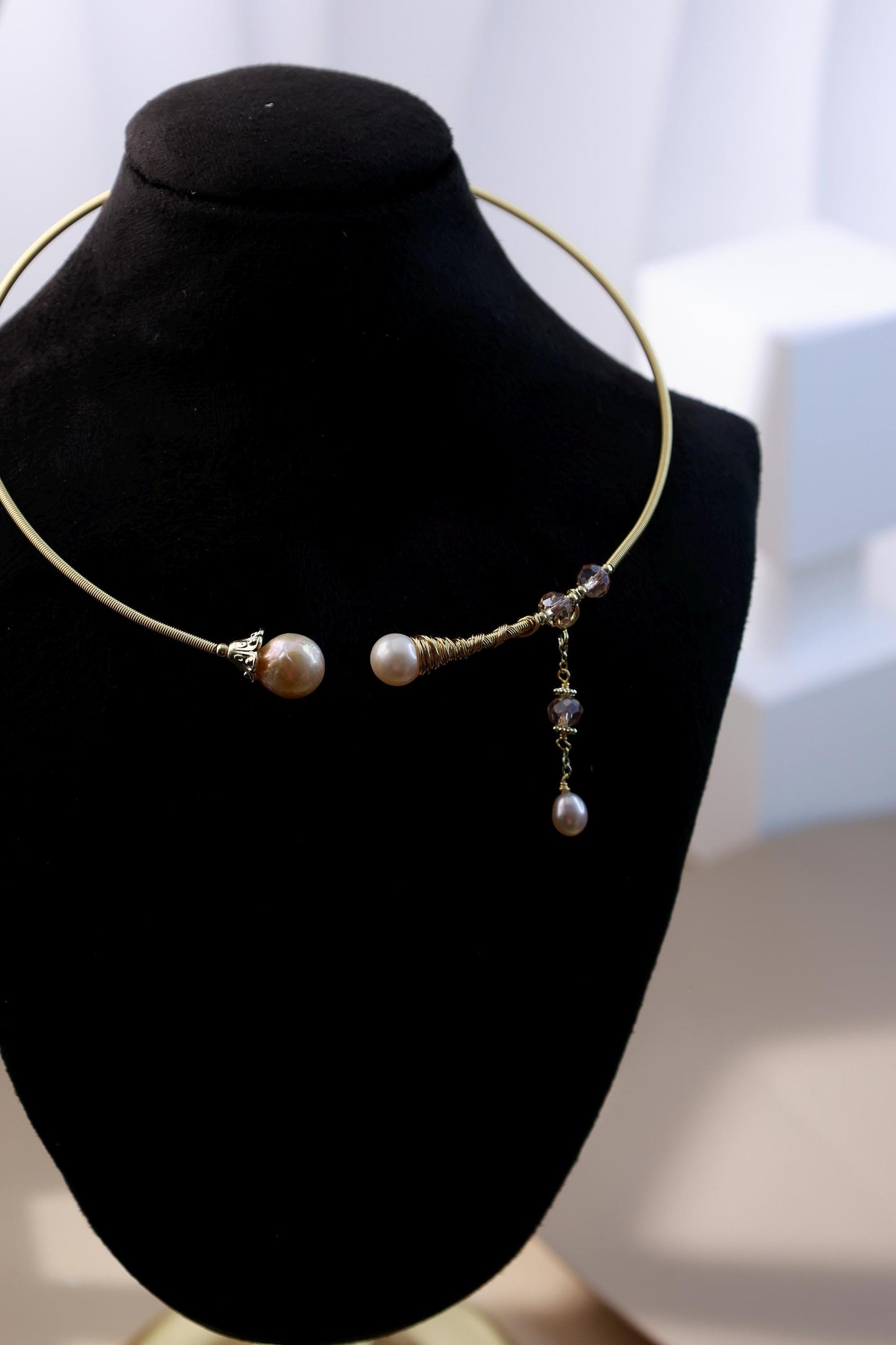 Minimalist Pearl Torque Choker with Tassel