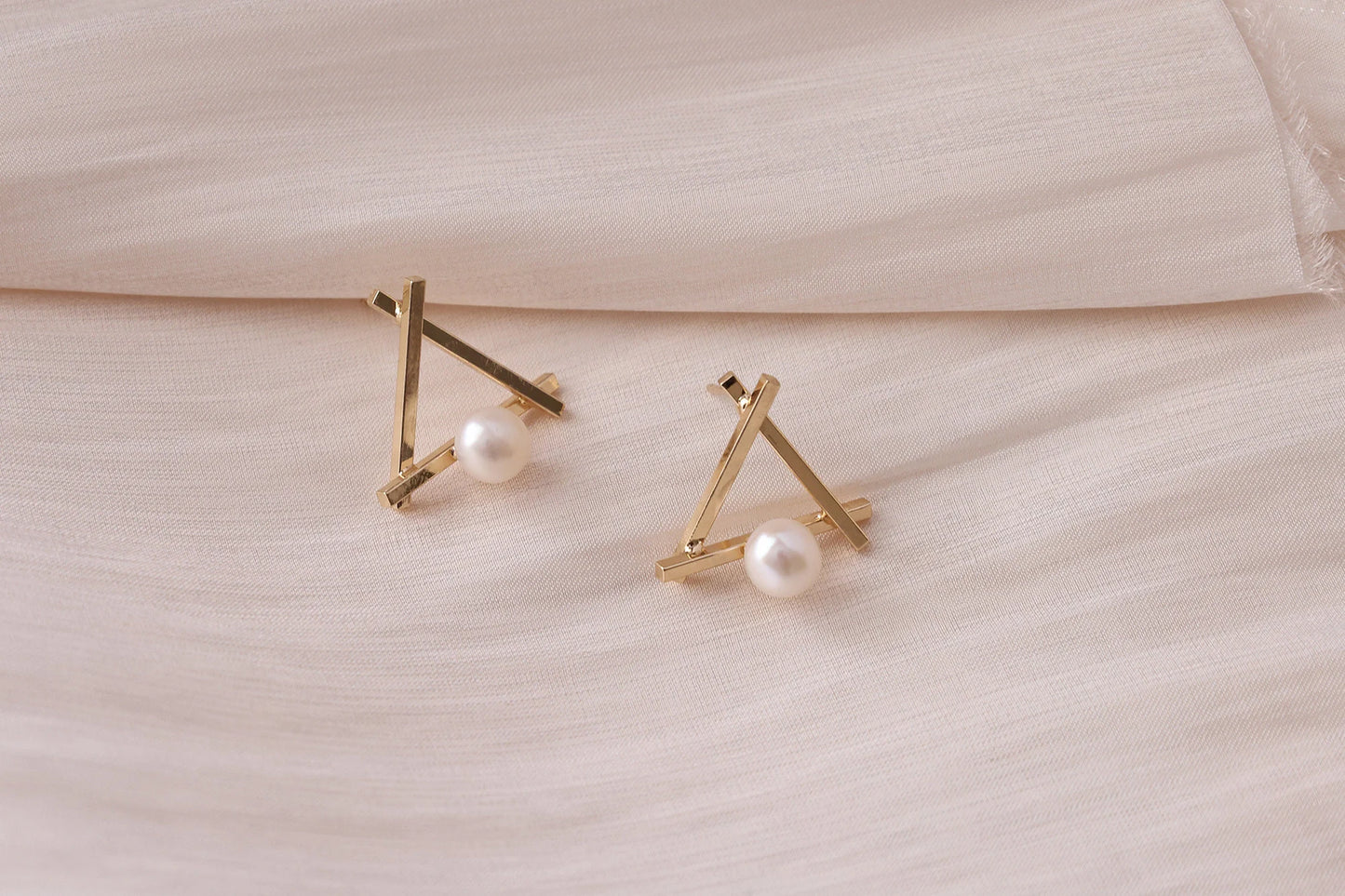 Handmade triangle pearl studs earrings, Bridal Earrings, Freshwater
