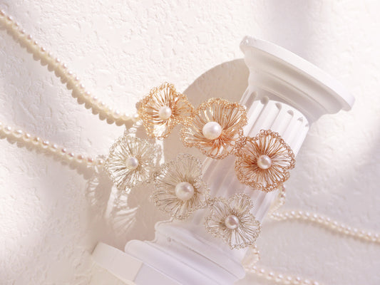 Woven Three-Flower Pearl Choker – Hand-crafted Bridal Wedding Necklace (40cm)