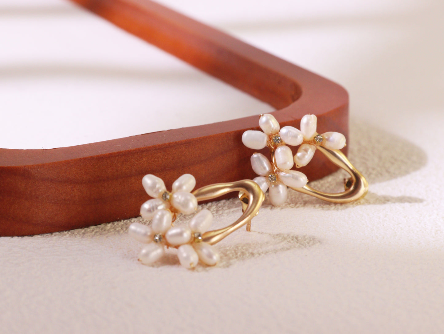 Vintage Pearl Flower Stud Earrings – Gold Plated Bridal Wedding Jewelry