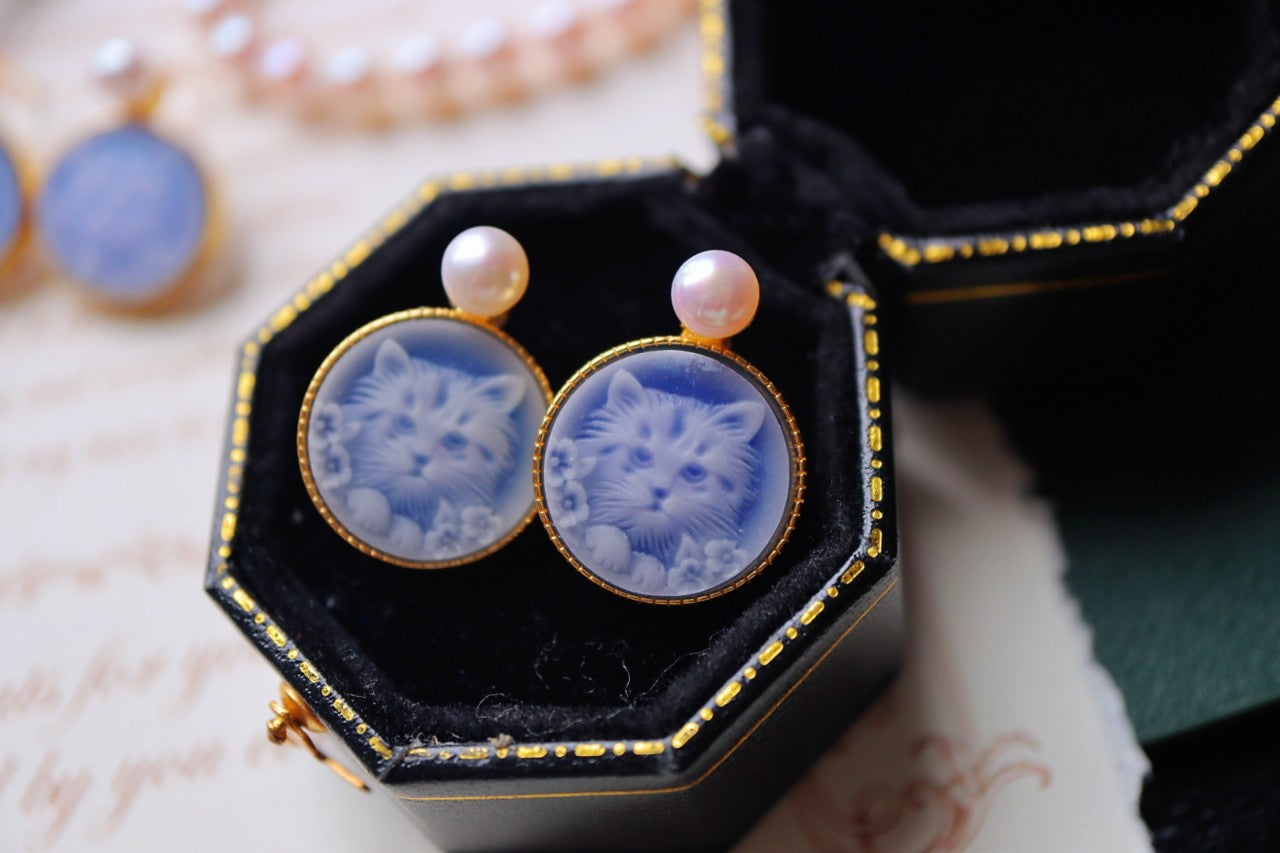 Cameo Pendant Cat Earrings / Necklace