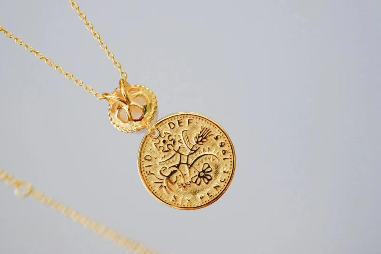 Queenhead & Pearl Coin Necklace with Gold Plated Sterling Silver 925