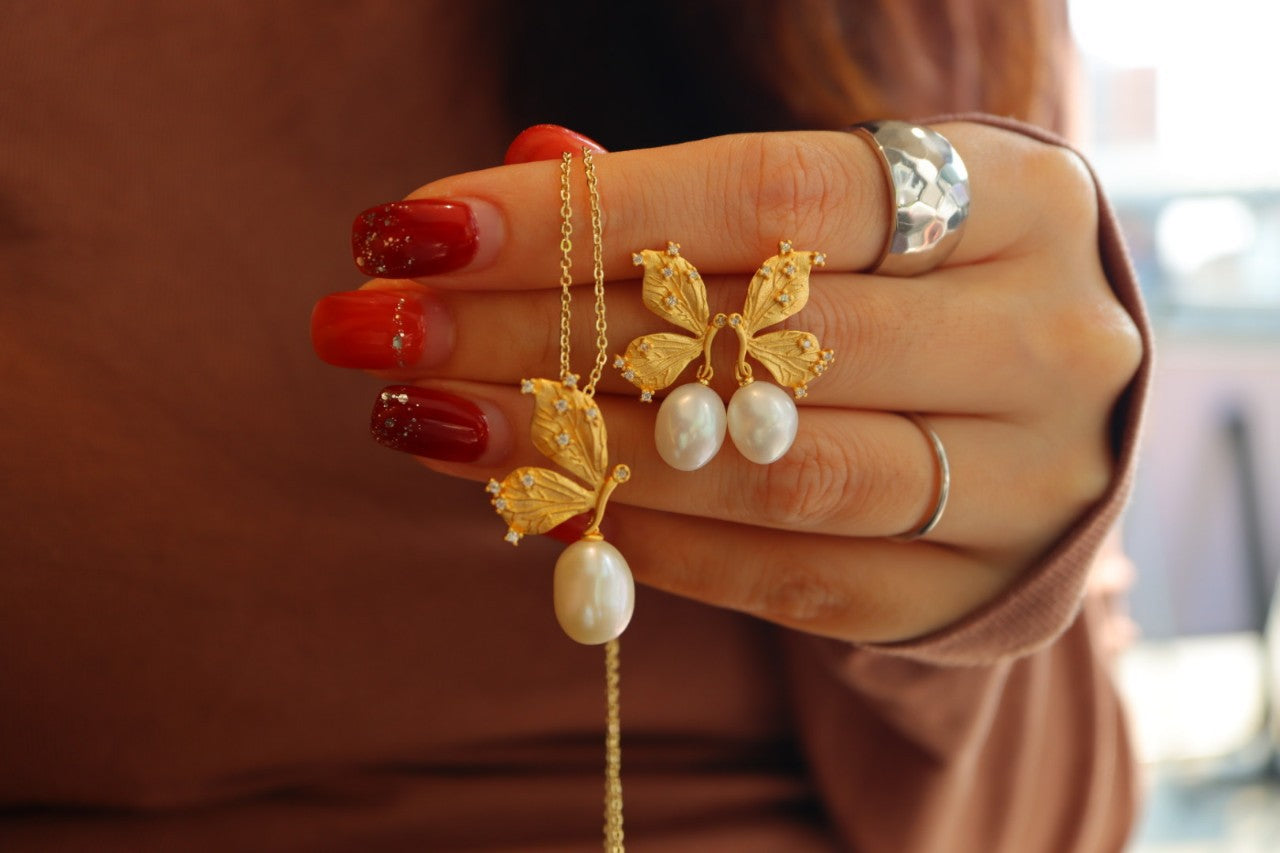Baroque Butterfly Shape Gold Planted Sterling Silver Earings with Pearl