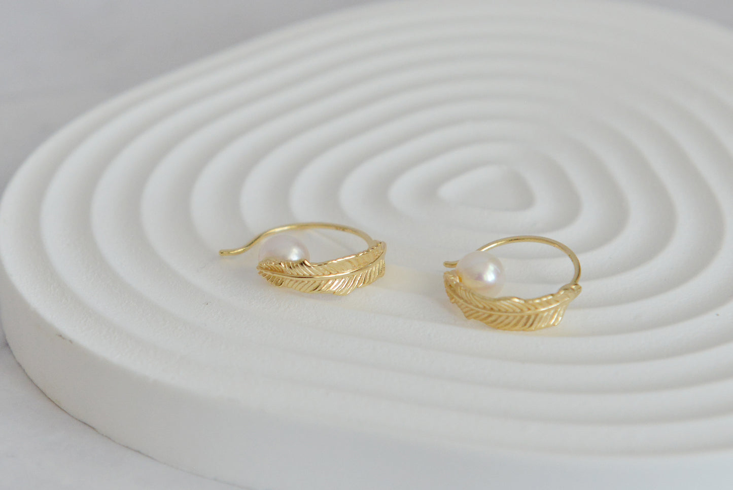 Genuine Pearl Earrings/Dainty Natural Pearls Earrings/White Pearl Earrings/gold feather hoop earring/