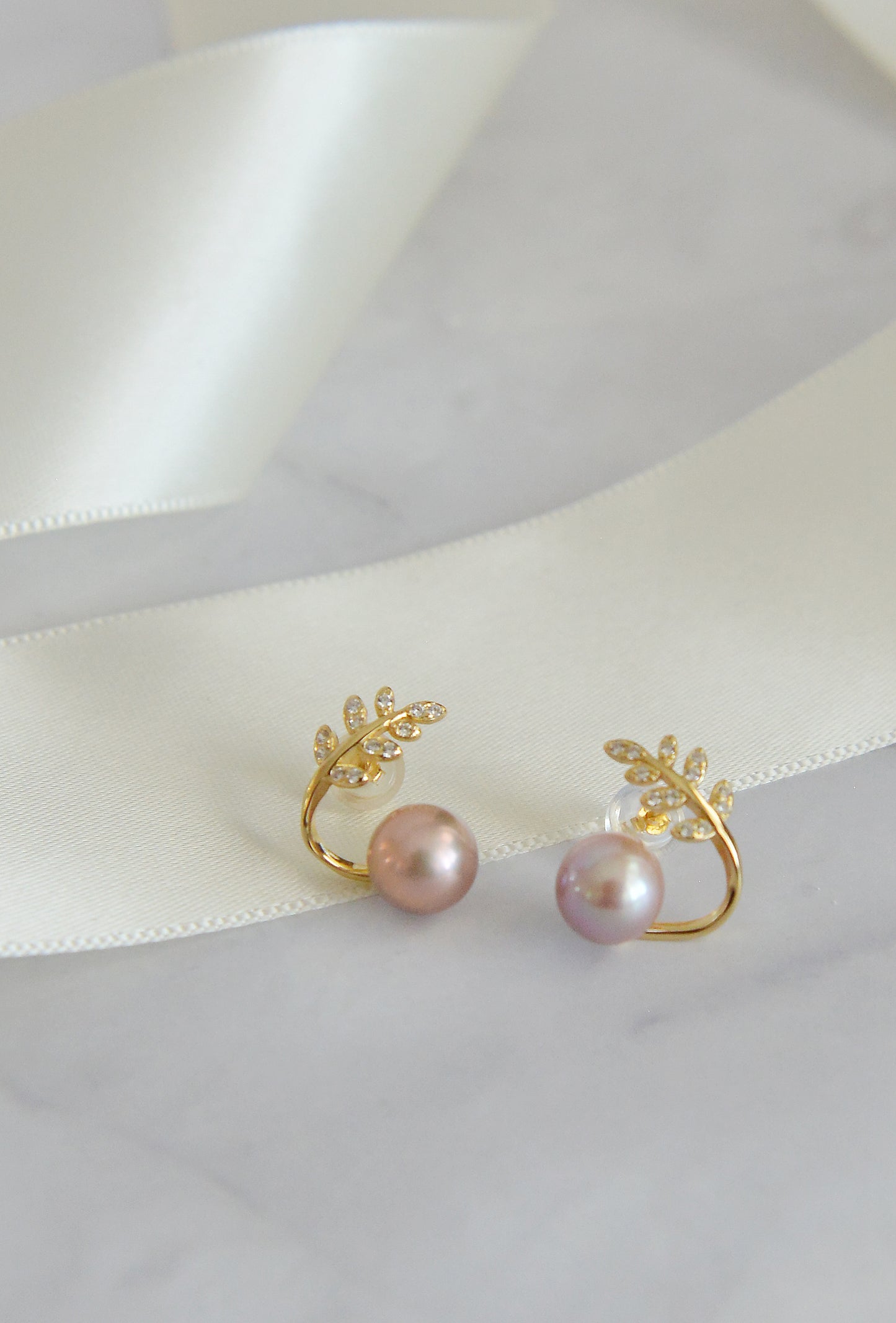 Natural Pearl on Olive Leaves Stud Earrings, 18K Gold Plated Sterling Silver, Pearls Wedding Earrings/Dainty Purple Pearls Earrings/