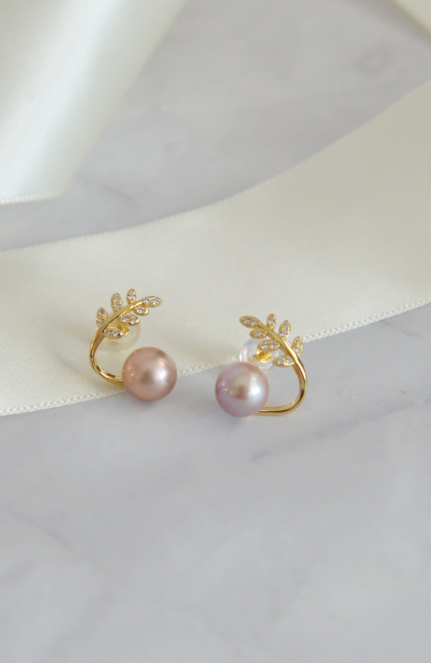 Natural Pearl on Olive Leaves Stud Earrings, 18K Gold Plated Sterling Silver, Pearls Wedding Earrings/Dainty Purple Pearls Earrings/