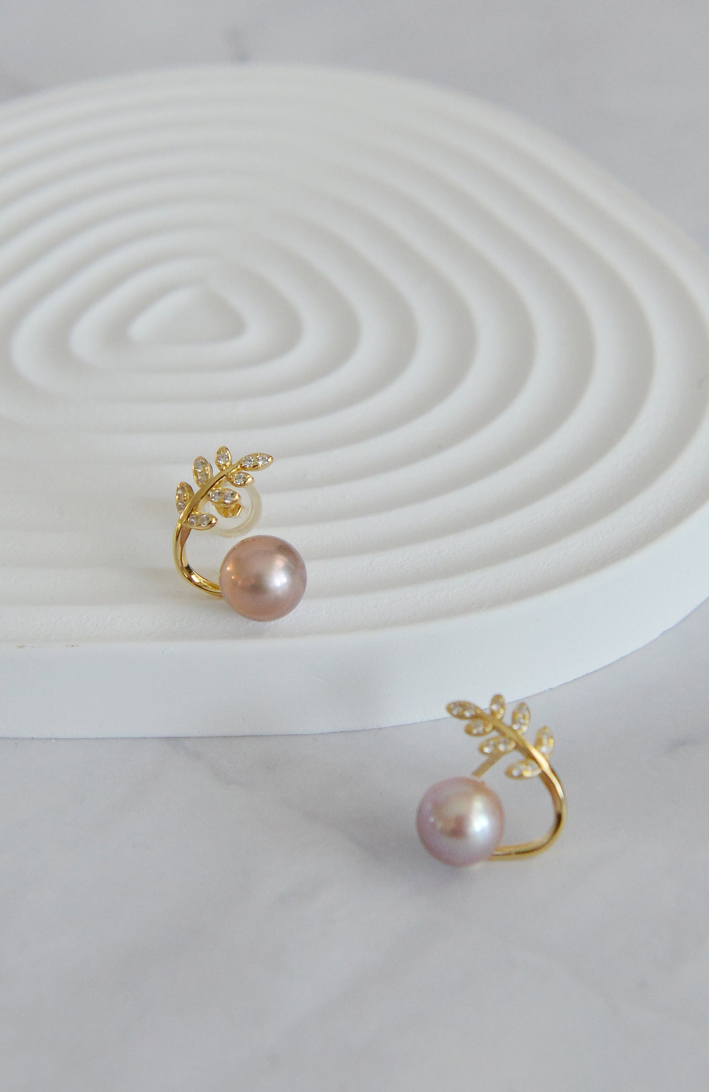 Natural Pearl on Olive Leaves Stud Earrings, 18K Gold Plated Sterling Silver, Pearls Wedding Earrings/Dainty Purple Pearls Earrings/