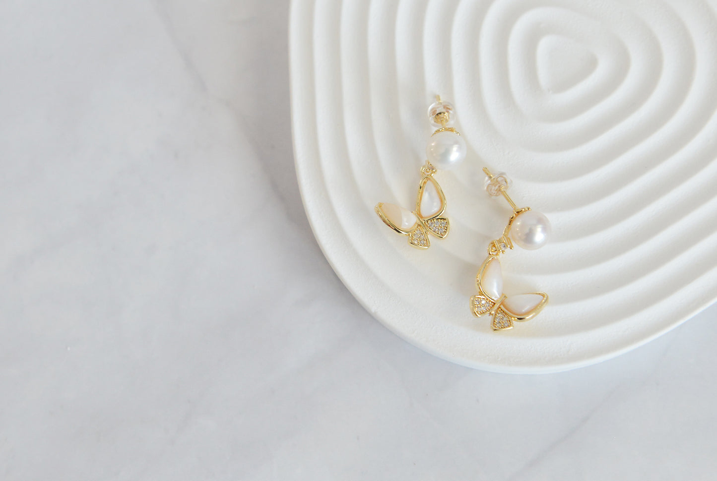 Handmade Natural Pearl butterfly drop Earrings, 18K Gold Plated Copper Earrings, Pearls Wedding Earrings/Dainty Purple Pearls Earrings/