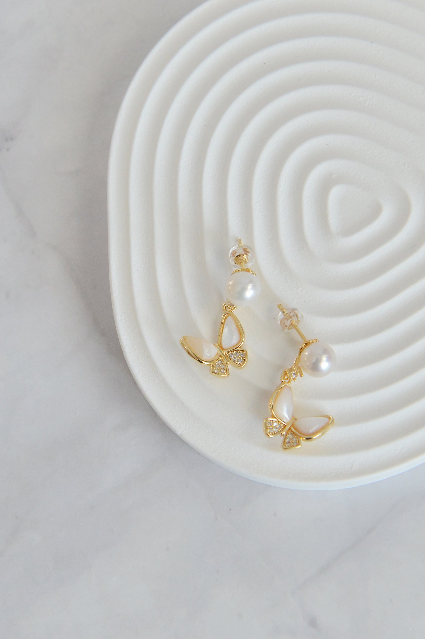 Handmade Natural Pearl butterfly drop Earrings, 18K Gold Plated Copper Earrings, Pearls Wedding Earrings/Dainty Purple Pearls Earrings/
