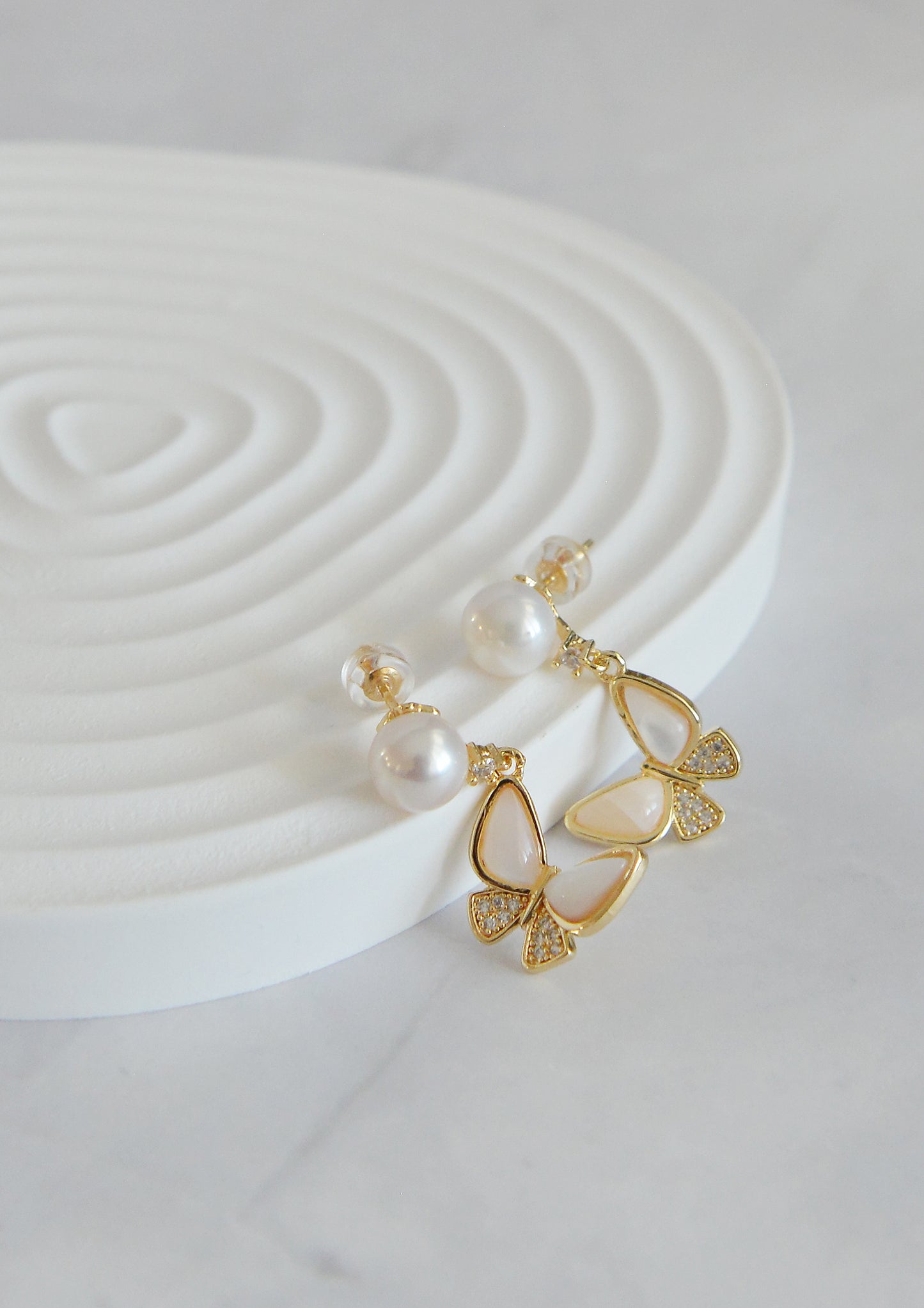 Handmade Natural Pearl butterfly drop Earrings, 18K Gold Plated Copper Earrings, Pearls Wedding Earrings/Dainty Purple Pearls Earrings/