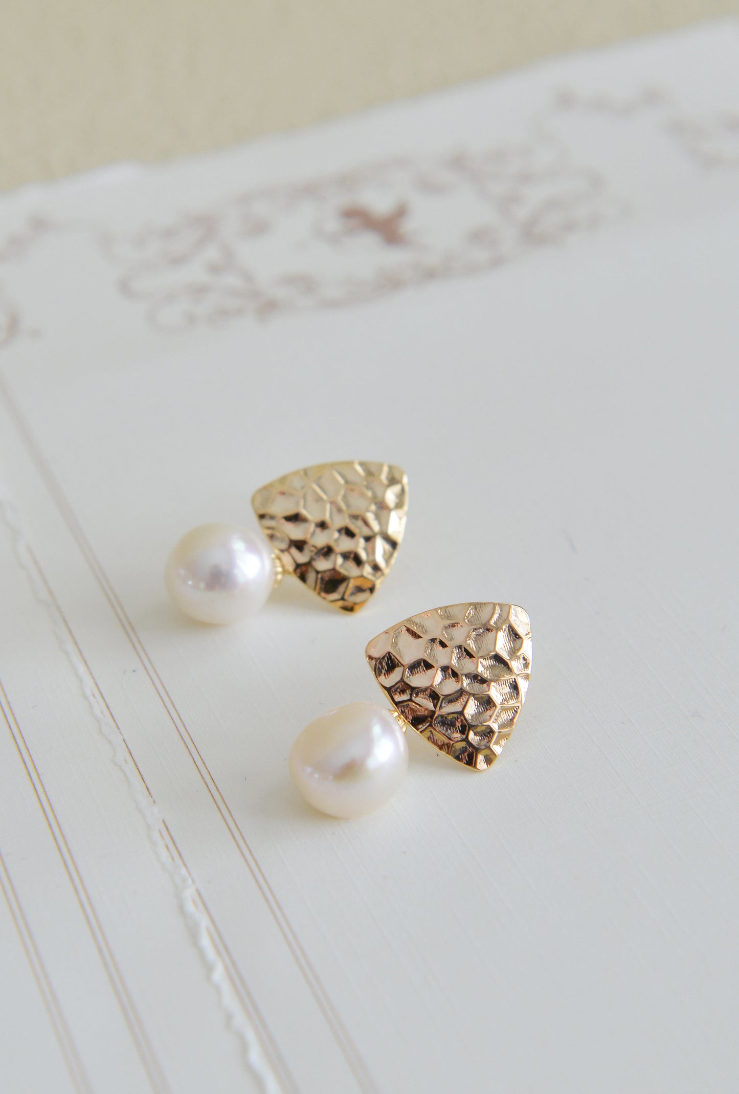 HandmadeHandmade freshwater pearl Earrings/Natural Baroque Pearl Earrings/14K Gold Filled/wedding earring/real pearl earrings/AAAA pearl/Bride choice