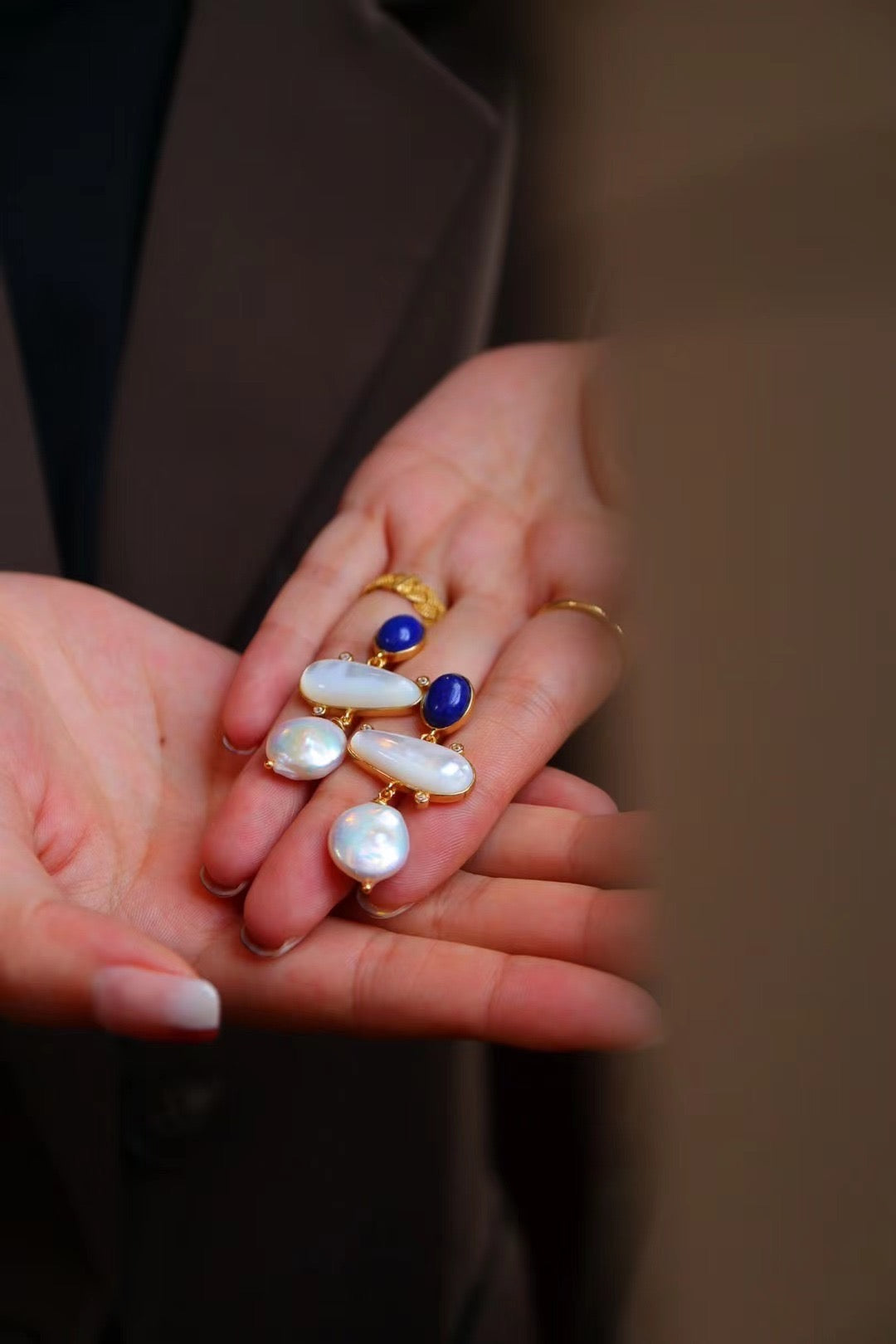 Natural Gemstone Jewerly/Exquisite lapis lazuli + irregular white shell + baroque pearl earrings