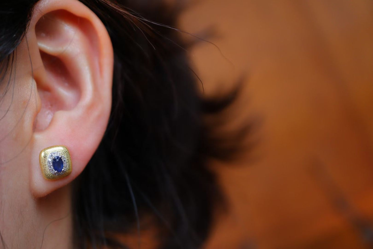 Vintage natural sapphire stud earrings / openwork carved texture earrings