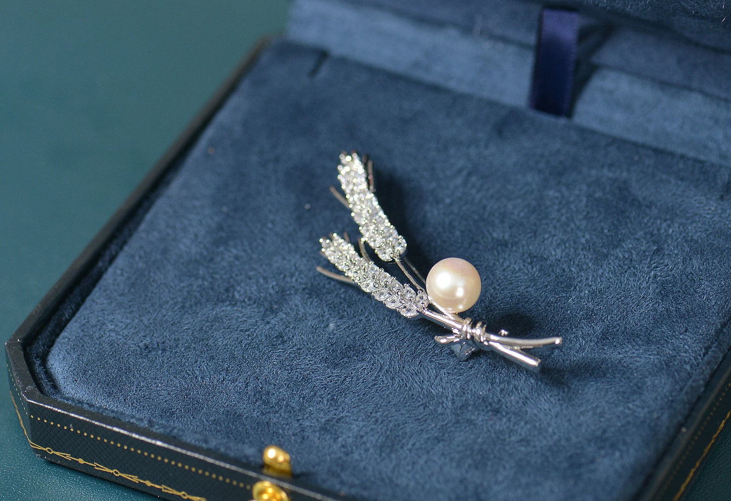 Handmade Wheat Brooch Pin - Crafted with Pearl
