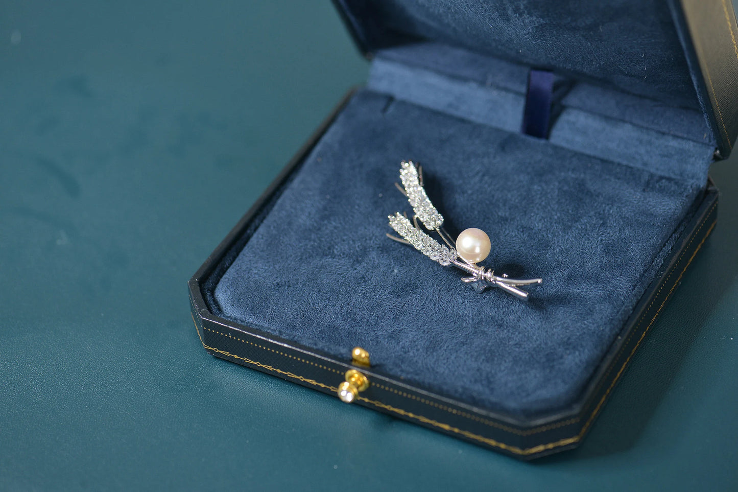 Handmade Wheat Brooch Pin - Crafted with Pearl