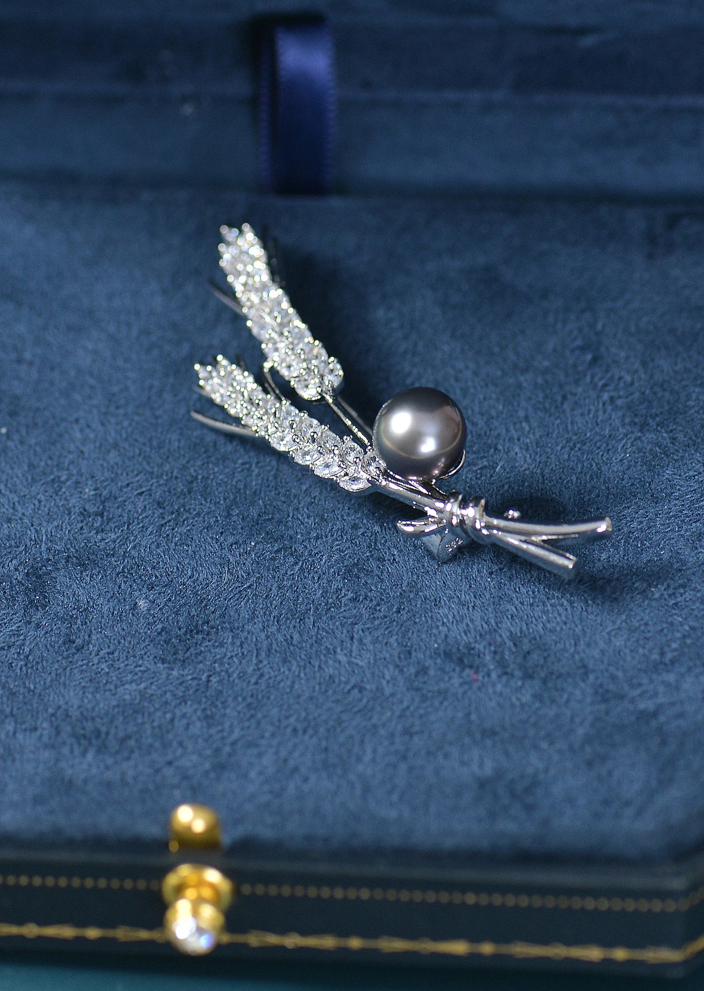 Handmade Wheat Brooch Pin - Crafted with Pearl
