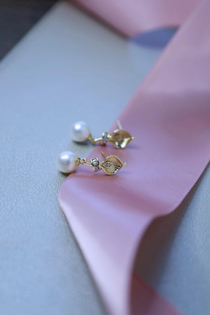 Gold Calla Lily Earrings - Crafted with freshwater pearl, natural