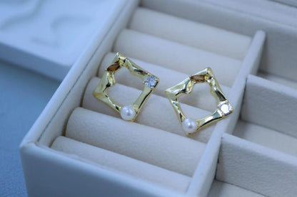 Handmade Square Pearl Stud Earrings - Crafted with freshwater pearl