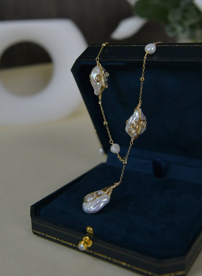 Handmade Luxury Natural Baroque Pearl Pendant Necklace/ Gold wrapped