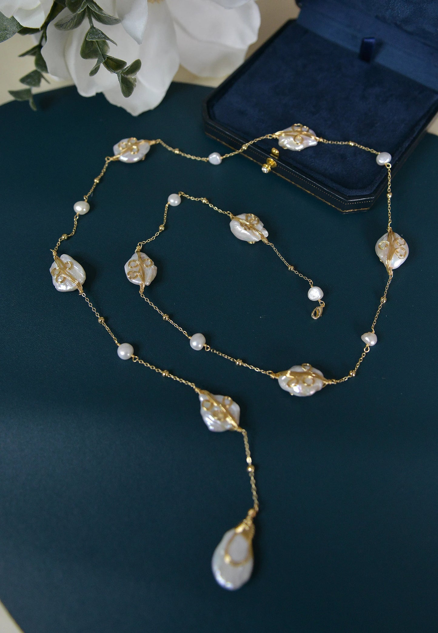Handmade Luxury Natural Baroque Pearl Pendant Necklace/ Gold wrapped