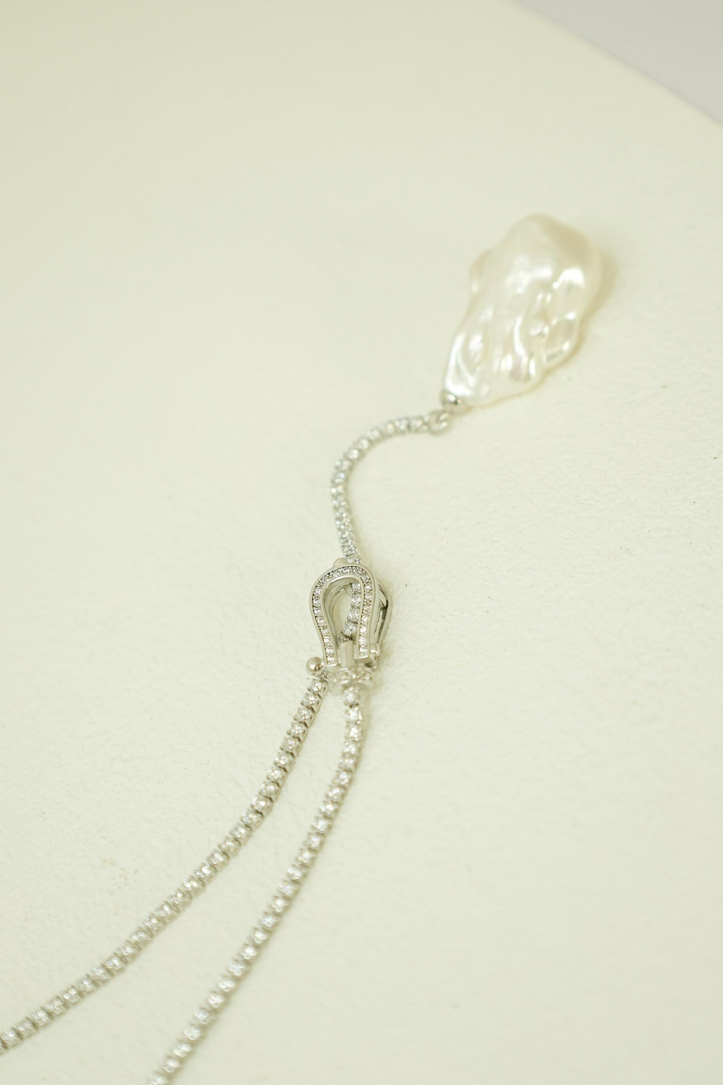 Adjustable Baroque Pearl Lariat Necklace