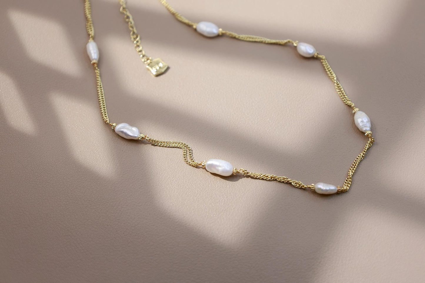 Cloud-Like Pearl Cluster Necklace