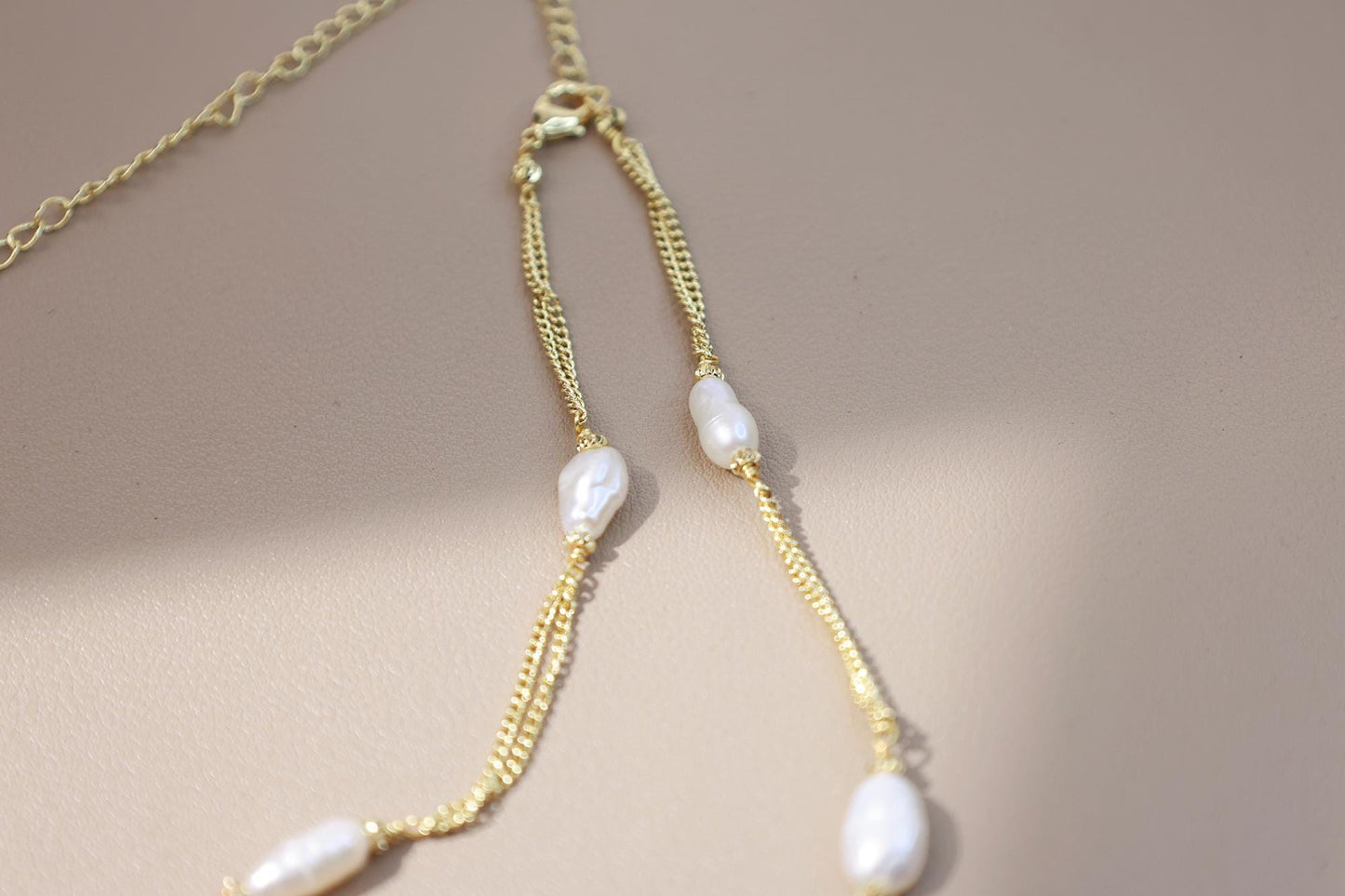 Cloud-Like Pearl Cluster Necklace