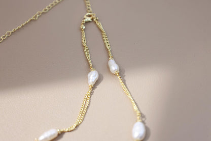Cloud-Like Pearl Cluster Necklace