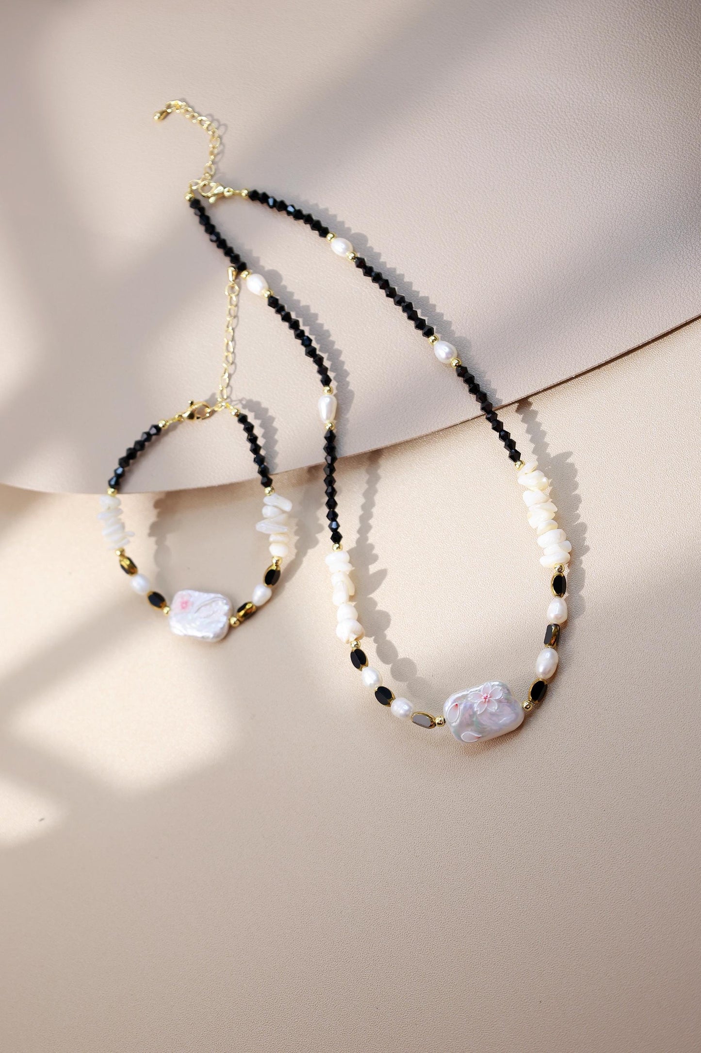 Hand-Painted Flower Black Spinel Pearl Set