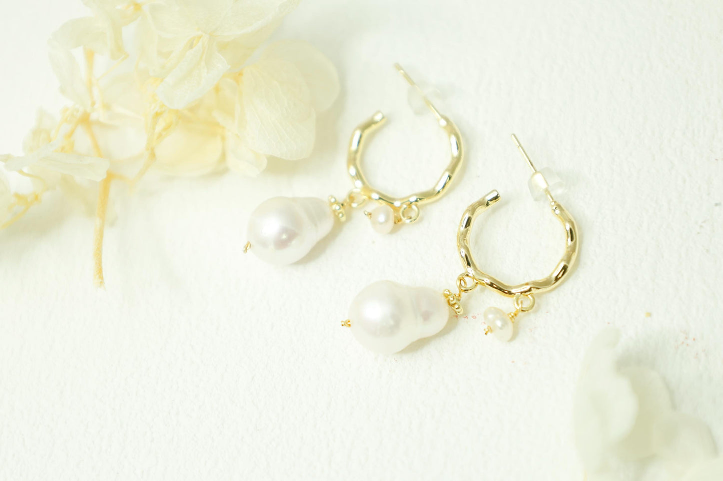 Minimalist Baroque Pearl Lever-back Hoops