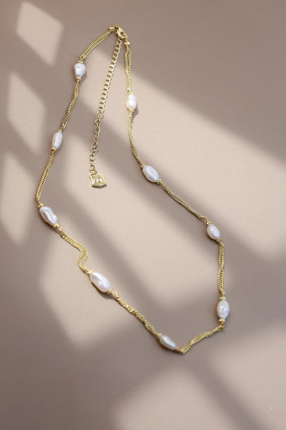Cloud-Like Pearl Cluster Necklace