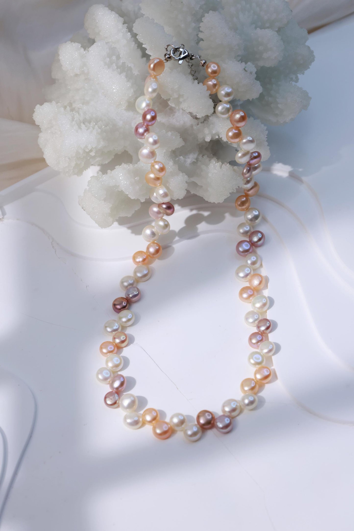 Woven Pearl Lace Ombre Choker