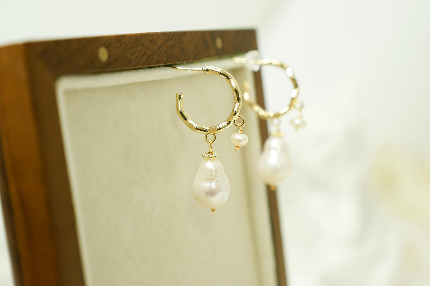 Minimalist Baroque Pearl Lever-back Hoops