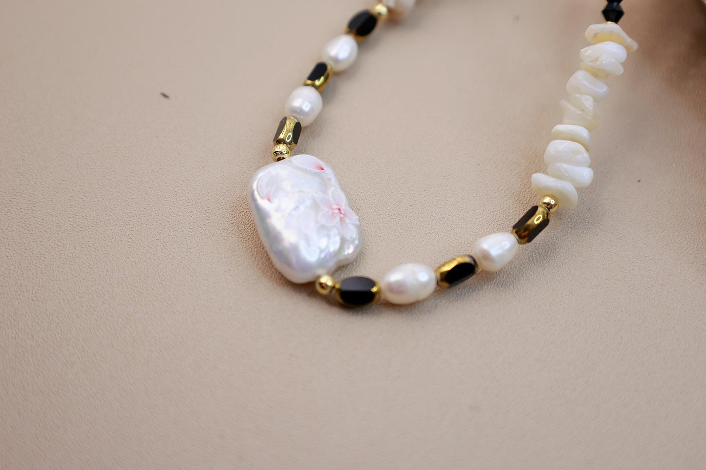 Hand-Painted Flower Black Spinel Pearl Set