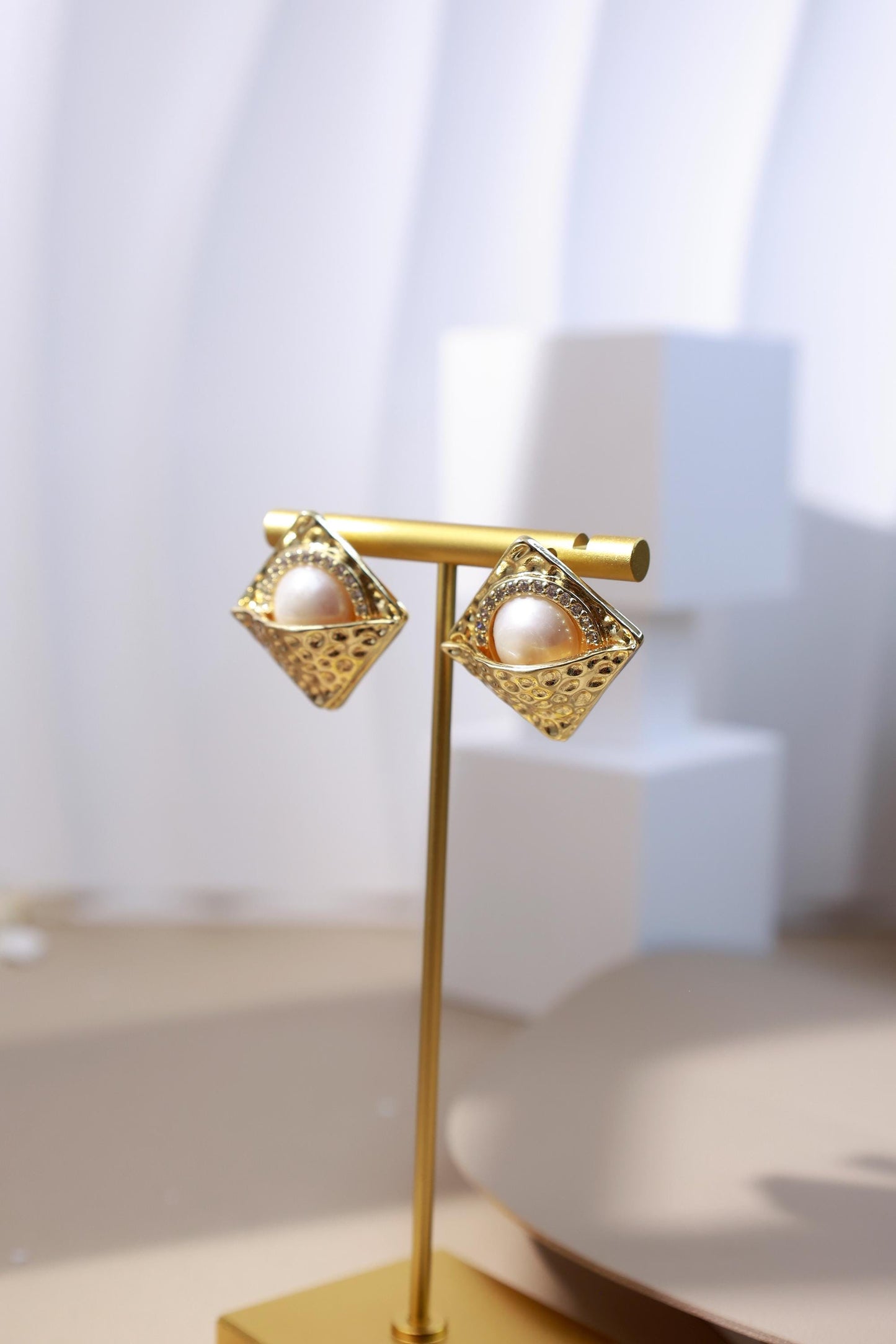 Hammered Gold & 10mm Large Pearl Studs