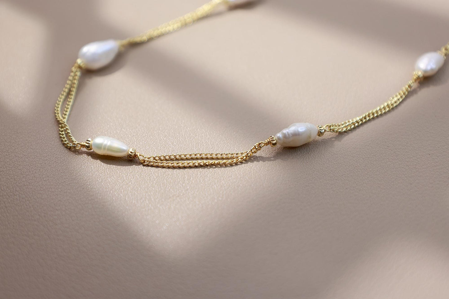 Cloud-Like Pearl Cluster Necklace