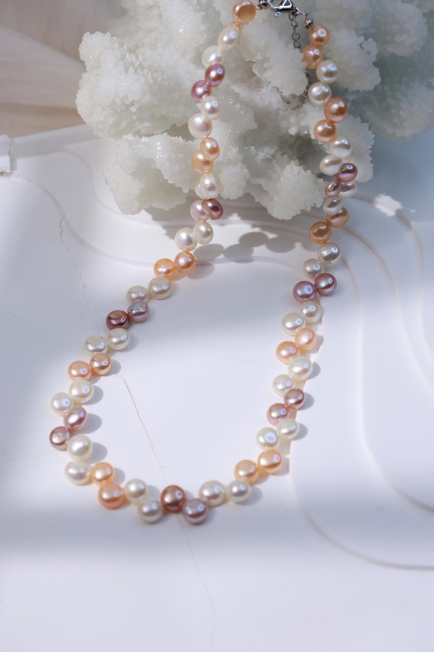 Woven Pearl Lace Ombre Choker