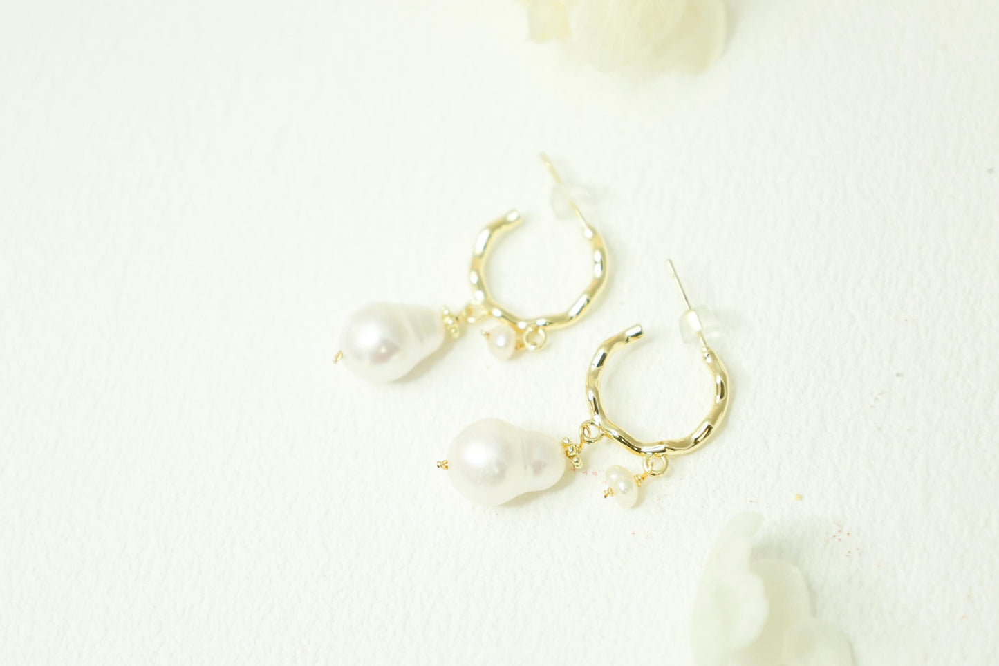 Minimalist Baroque Pearl Lever-back Hoops