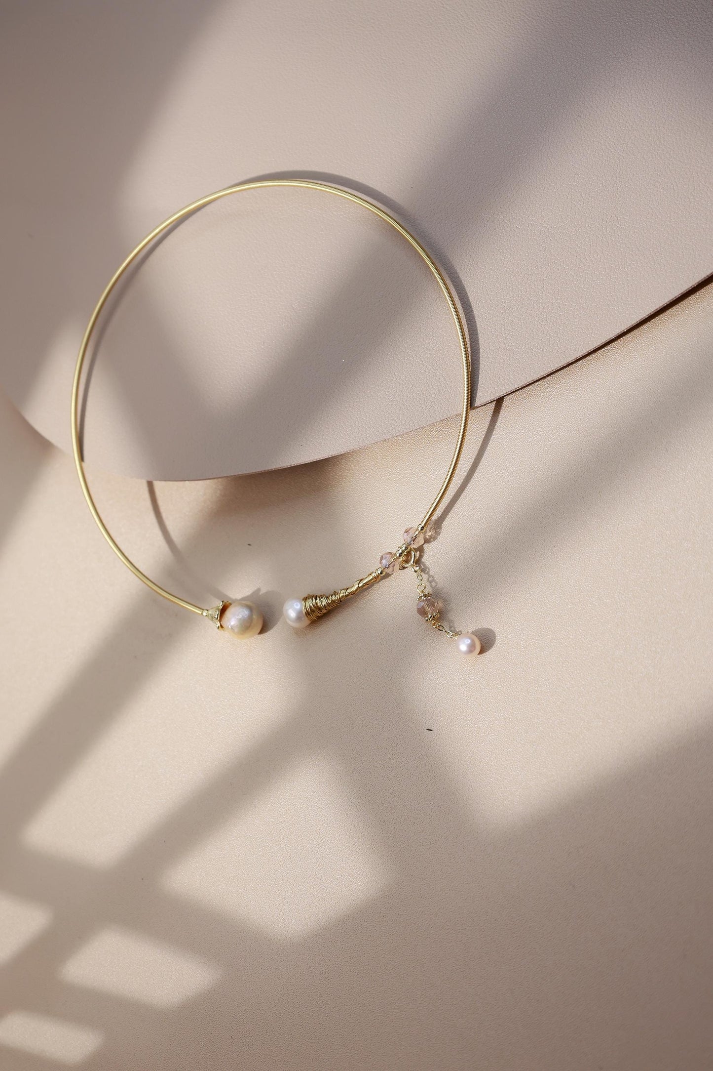 Minimalist Pearl Torque Choker with Tassel