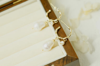 Minimalist Baroque Pearl Lever-back Hoops
