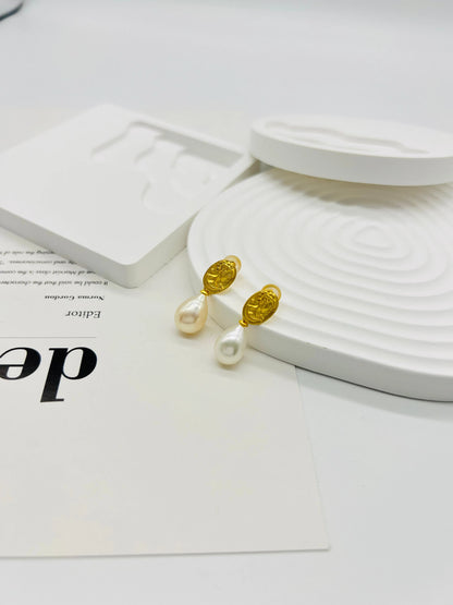 Handmade  Teardrop freshwater pearl  drop Earring/Exquisite