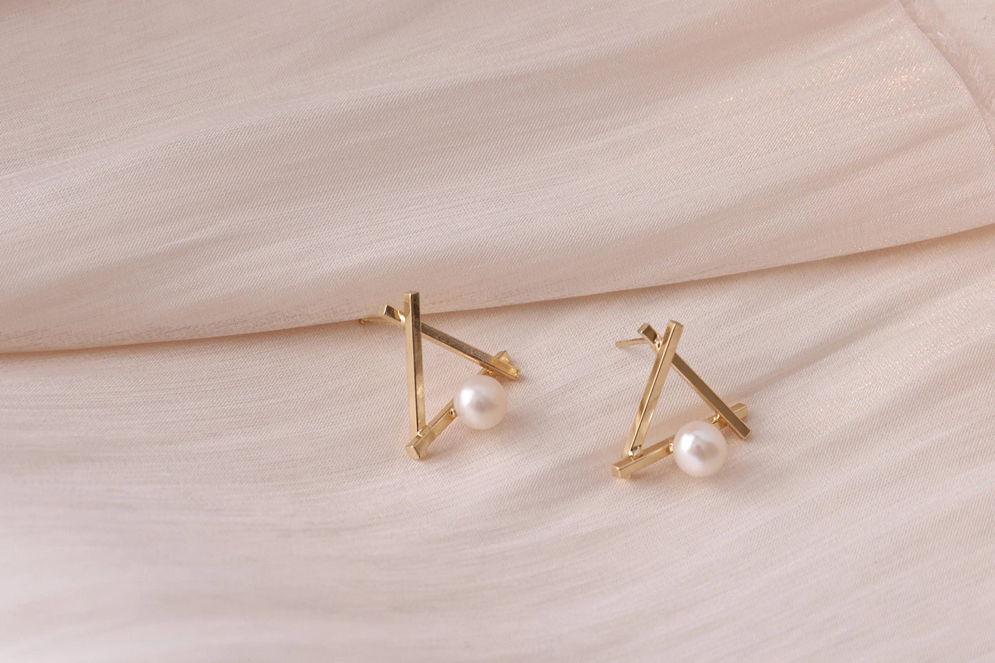 Handmade triangle pearl studs earrings, Bridal Earrings, Freshwater
