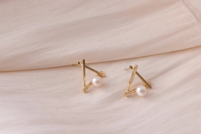Handmade triangle pearl studs earrings, Bridal Earrings, Freshwater