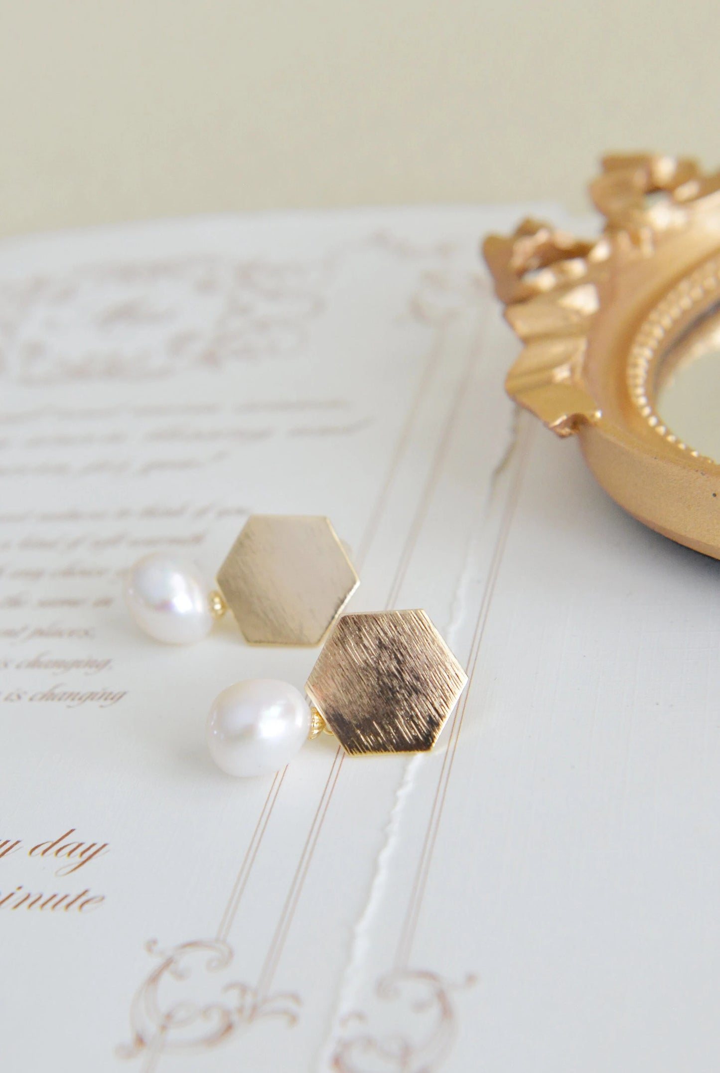 Handmade freshwater pearl Earrings/Natural Baroque Pearl Earrings/14K