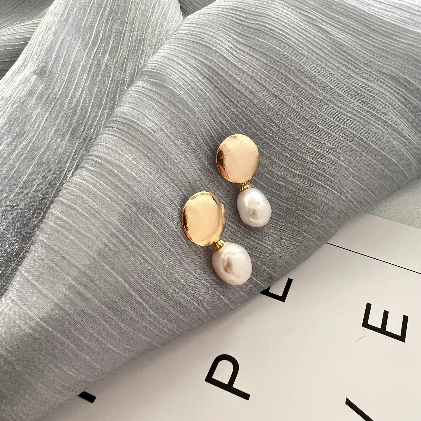 Handmade freshwater pearl Earrings/Natural Baroque Pearl Earrings/14K