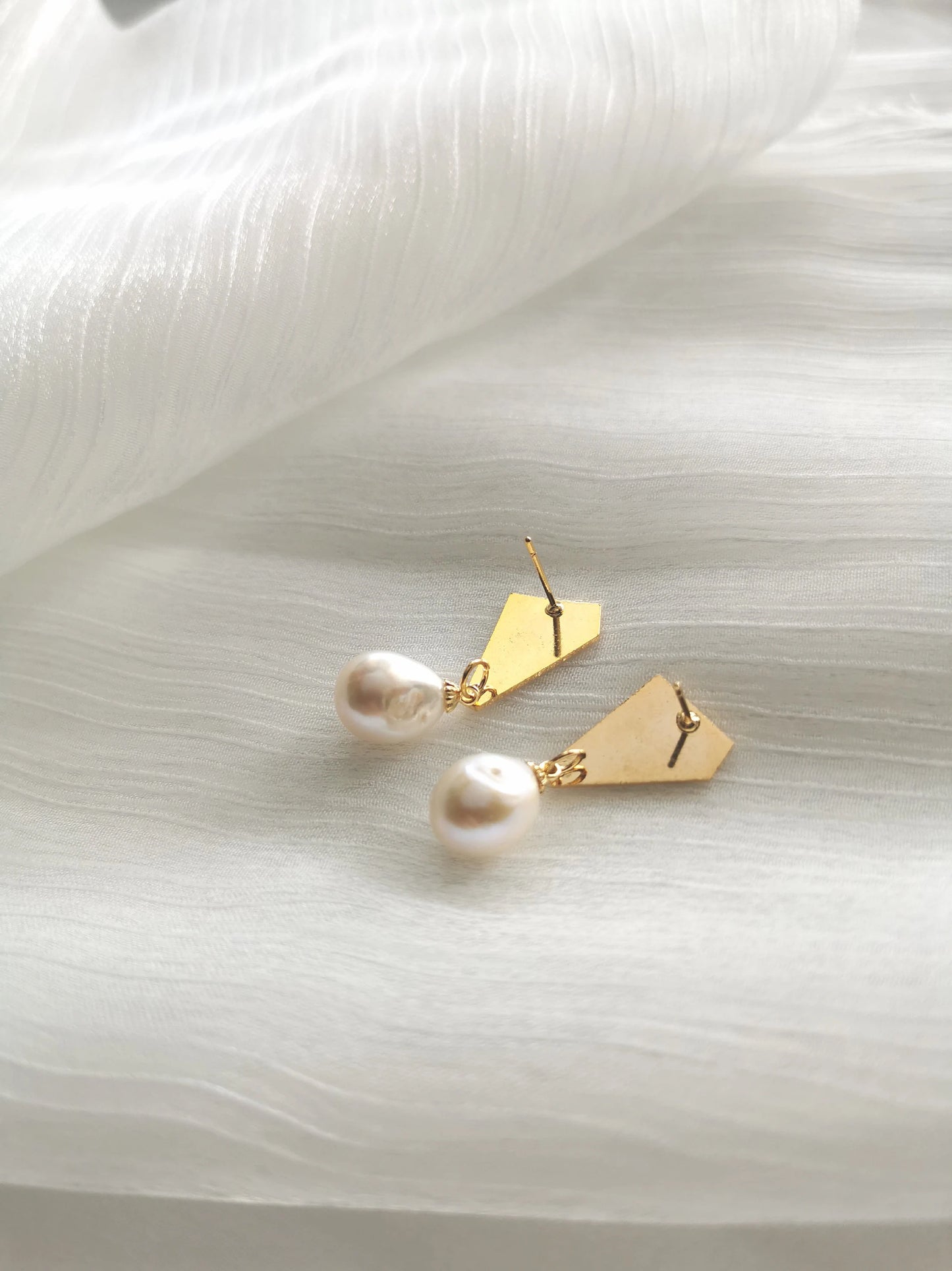 Handmade freshwater pearl Earrings/Natural Baroque Pearl Earrings/14K