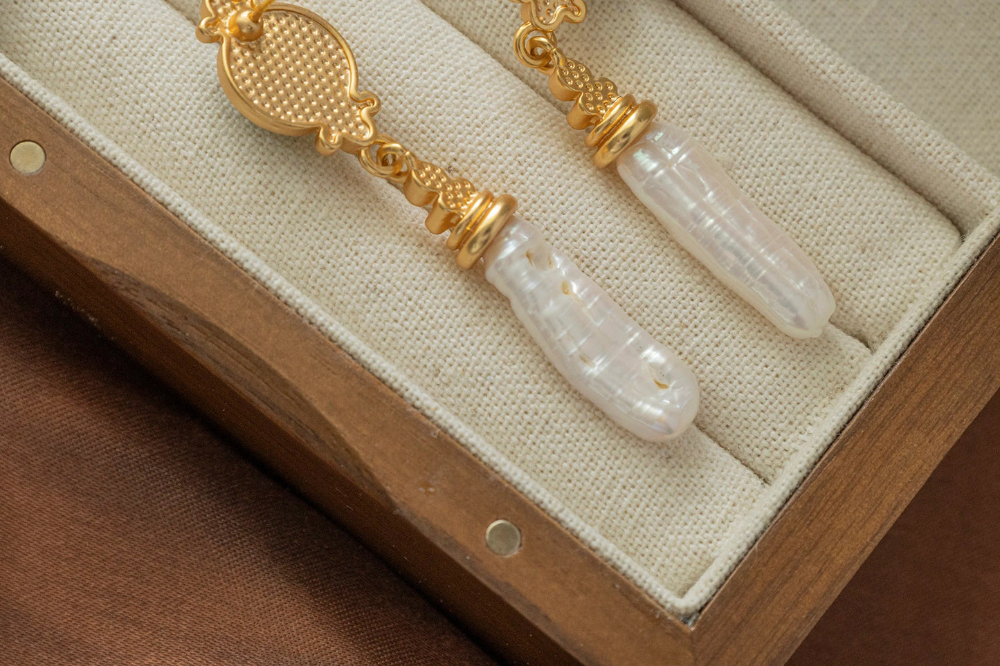 Handmade genuine baroque pearls earring/ Timeless Elegance - Crafted