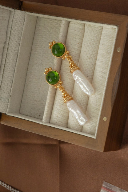 Handmade genuine baroque pearls earring/ Timeless Elegance - Crafted