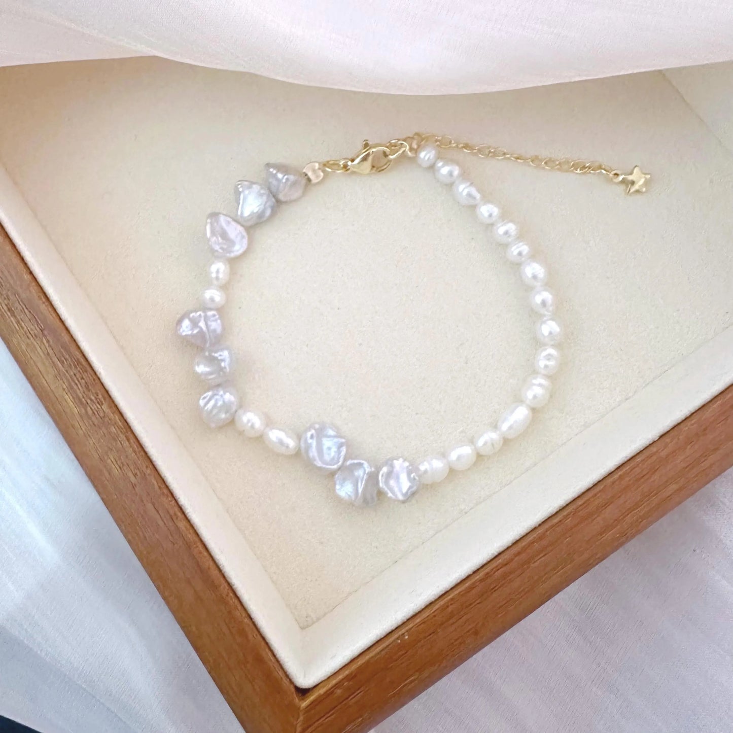 Dainty Baroque Pearl Bracelet - Crafted with Brass