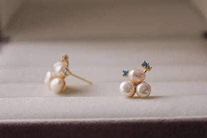 Minimalist Brass Pearl Stud Earrings - Crafted with freshwater pearl,